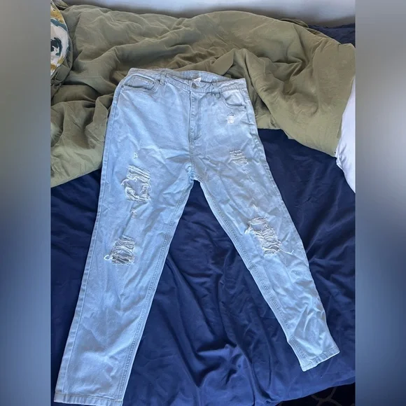 Mom Jeans - Picture 1 of 3